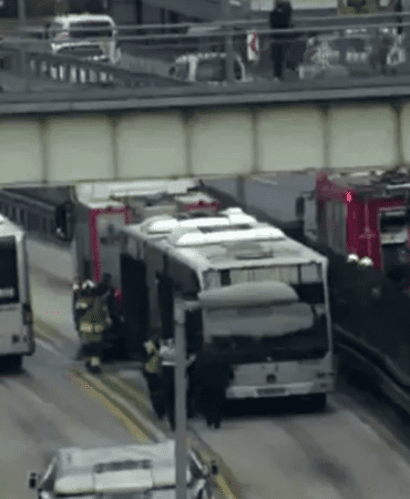 Avcılar’da Metrobüs Yangını: Seferlerde Aksama Yaşanıyor