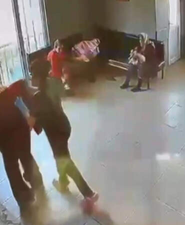 Beylikdüzü’nde 2 Hastayı Darbedip Yüzüne Tüküren Bakımevi Çalışanı Tutuklandı