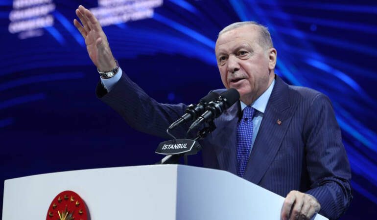 Cumhurbaşkanı Erdoğan’dan Önemli Açıklamalar: ‘Yeni Anayasa Siyasetin Boynunun Borcu’