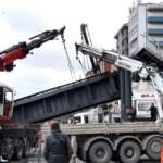Ankara’da Kamyon Üst Geçide Çarptı, 3 Yaralı