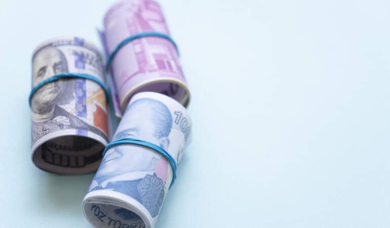 Piyasalarda Haftanın İlk Rakamları: Dolar Sakin, Euro Geriledi