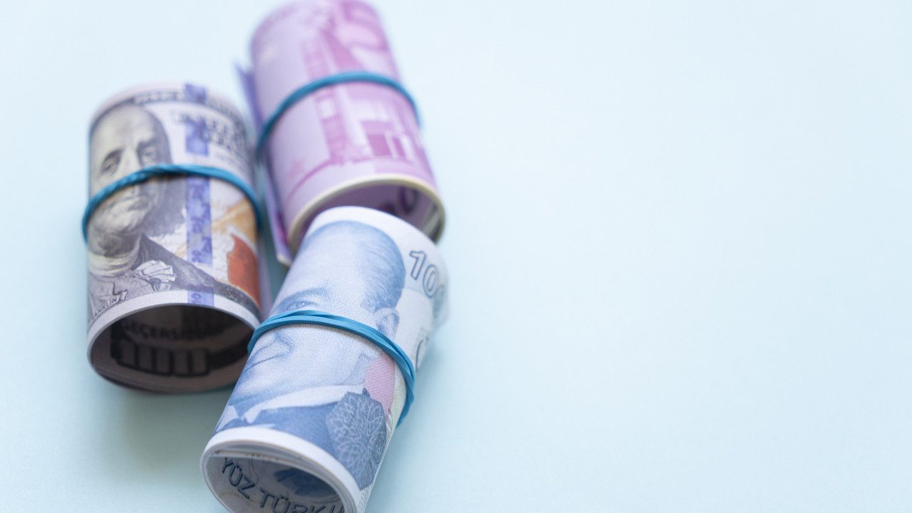 Piyasalarda Haftanın İlk Rakamları: Dolar Sakin, Euro Geriledi