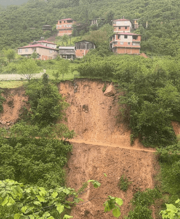 Giresun’da Heyelan Alarmı, 11 Ev Boşaltıldı
