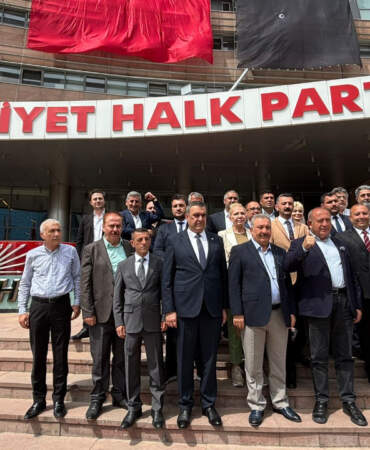 Gürsel Tekin CHP Genel Merkezi’nde Konuştu: Dayak Yiyerek Gelmediler