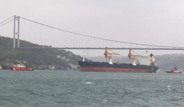 İstanbul Boğazı Çift Yönlü Trafiğe Kapatıldı