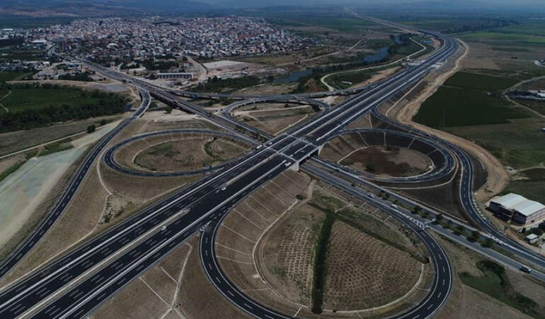 İzmir Çevre Yolu Ücretli mi Oluyor? Milyonlarca Sürücüyü İlgilendiren Açıklama Geldi