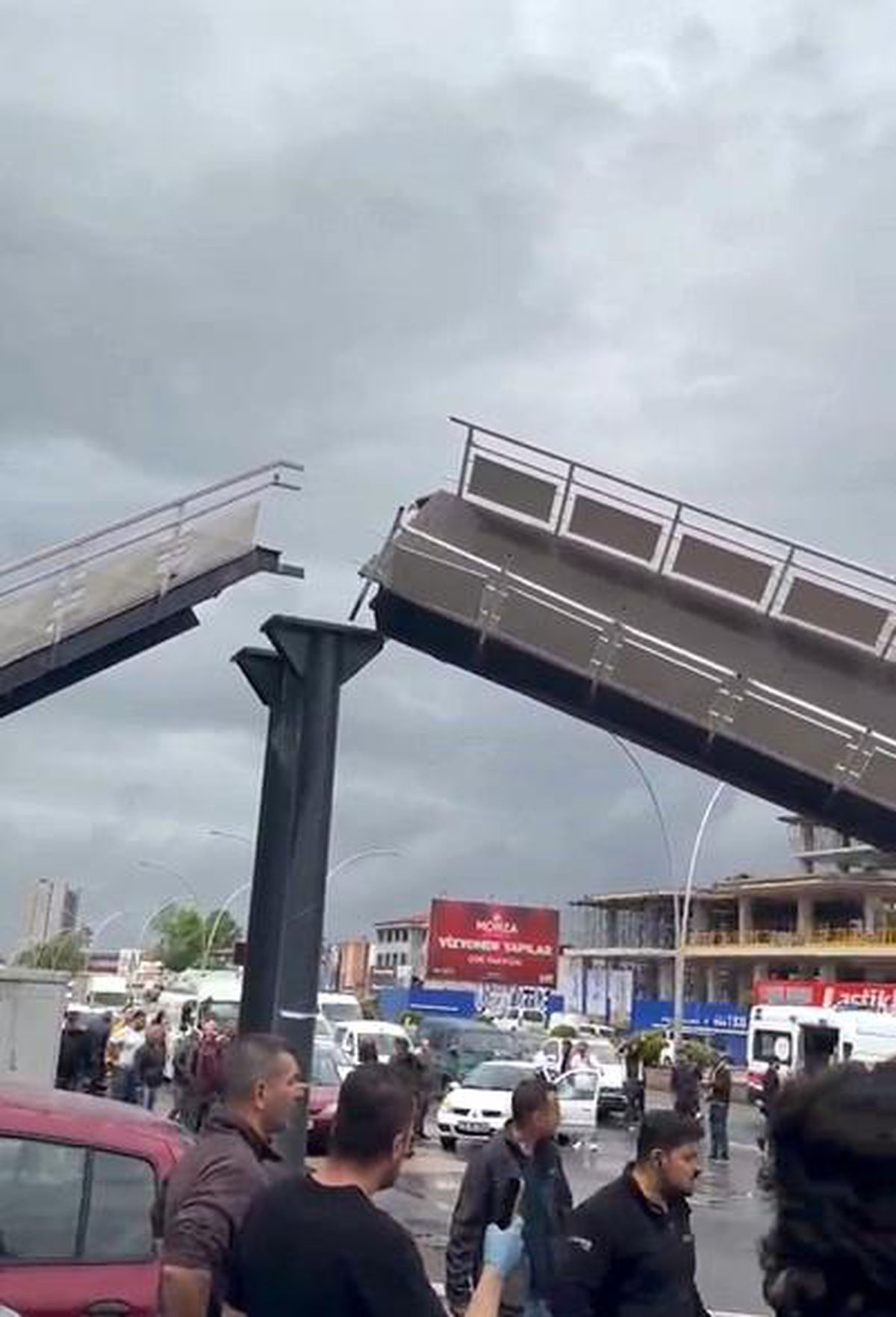 Ankara’da Kamyon Kazası: 3 Yaralı