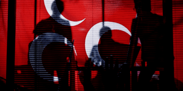 Kulislerde Bomba İddia: ‘İYİ Partili 9 Vekil MHP’ye Geçecek’