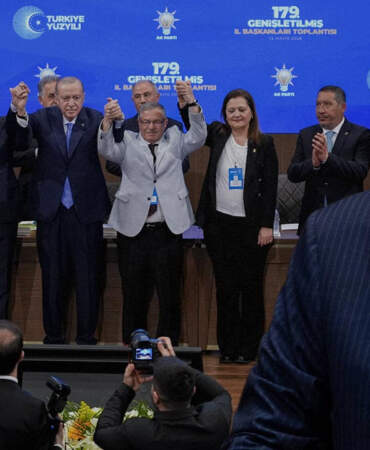 Kulisleri Sallayan Bomba İddia: CHP’den 2 Belediye Başkanı Daha AK Parti’ye Geçiyor