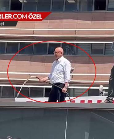 Mahmut Tanal elinde hortumla çatıya çıktı: Açın suyu