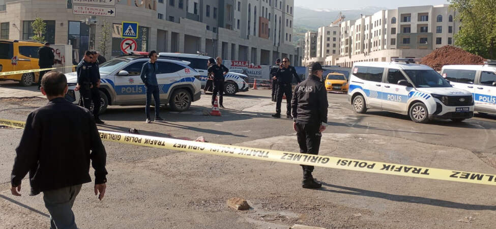 Malatya’da Kadın Cinayeti: Yolda Yürürken Eski Eşi Tarafından Katledildi
