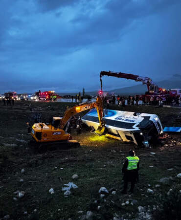 Malatya’da Yolcu Otobüsü Şarampole Devrildi: Ölü ve Yaralılar Var