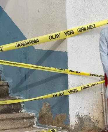 Mersin’de Zehirlenme Faciası: İki Kardeşin Ölmeden Önce Yürek Yakan Fotoğrafı Ortaya Çıktı