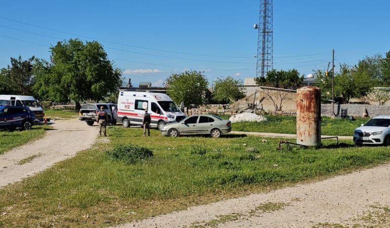 Minibüse Silahlı Saldırı! 3 Kişi Hayatını Kaybetti