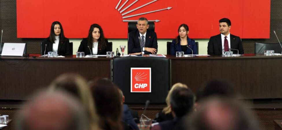 Özgür Özel Başkanlığı’ndaki CHP MYK Toplantısı Sona Erdi