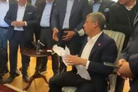 Özgür Özel Tebligatı Yırtıp Attı