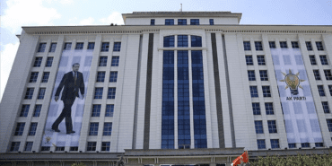 Siyasette ‘Transfer’ Yoğunluğu: AK Parti’den 5 Belediye Başkanına Ret