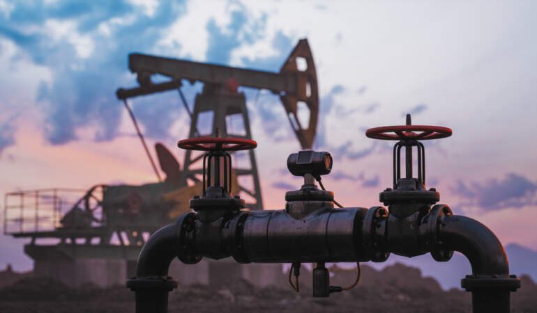 Trump’ın Hürmüz Açıklaması Piyasaları Salladı: Petrol Fiyatlarında Keskin Düşüş