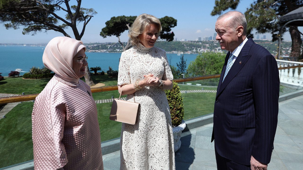 Cumhurbaşkanı Erdoğan Belçika Kraliçesi Mathilde’yi Ağırladı: ‘AB Savunmasında Yer Almalıyız’