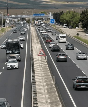 Yollarda Bayram Dönüşü Alarmı: 43 İlin Kavşağında Büyük Sıkışma