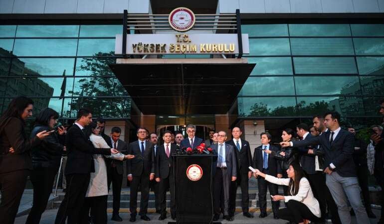 YSK, Özgür Özel’in İhtiyati Tedbir Başvurusunu Reddetti