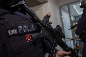 Adana’da IŞİD operasyonu: 16 kişi gözaltında