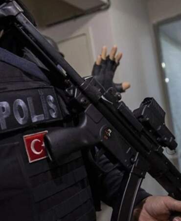 Adana’da IŞİD operasyonu: 16 kişi gözaltında