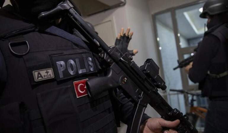 Adana’da IŞİD operasyonu: 16 kişi gözaltında