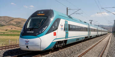 Yerli hızlı tren ne zaman kullanılacak? Milli elektrikli hızlı tren özellikleri neler, kaç km hıza ulaşıyor? TÜRASAŞ yerli hızlı tren testte
