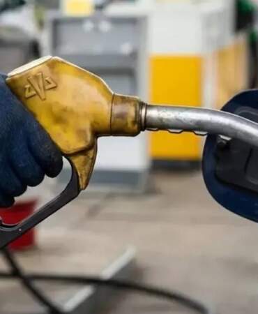 Benzine indirim geliyor! İşte yarından itibaren geçerli olacak yeni pompa fiyatları