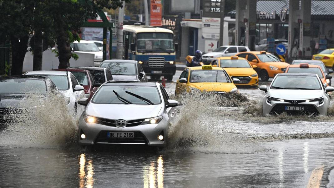 İçişleri Bakanlığı’ndan kritik hava uyarısı: Yarın çok sayıda kentte sağanak bekleniyor