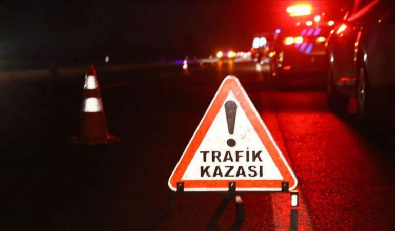Isparta’da kaza: Direğe çarpan araçtaki 2 kişi öldü, 2 yaralı