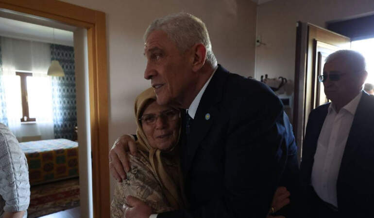 Müsavat Dervişoğlu’ndan İmamoğlu ailesine bayram ziyareti