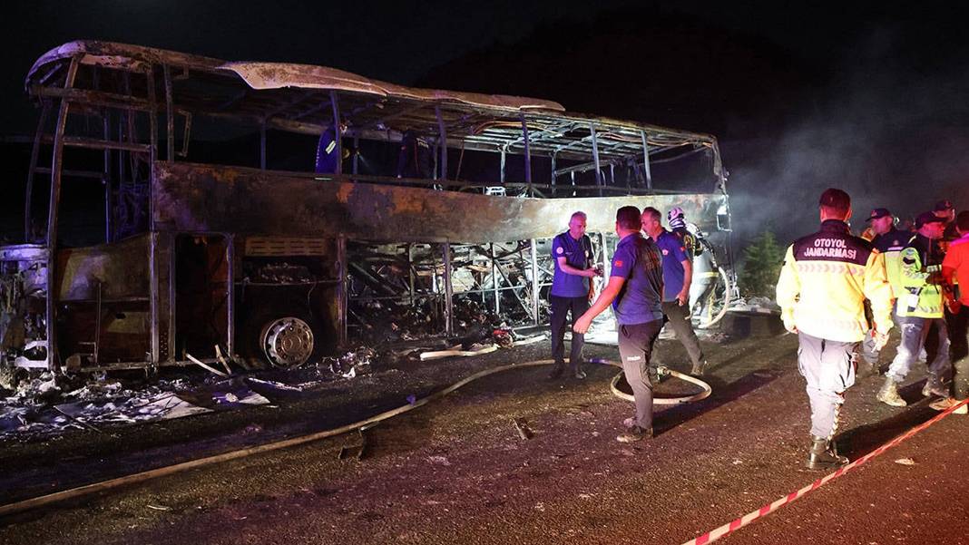 Denizli’de can pazarı: Yolcu otobüsü alev aldı, 8 ölü, 33 yaralı