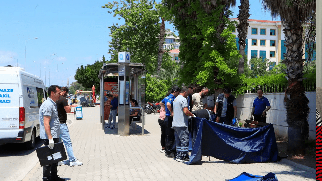 Adliye Önünde Şüpheli Ölüm… Bankta Hareketsiz Bulundu