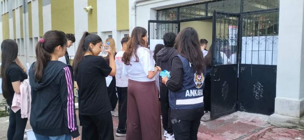 LGS Sınav Heyecanı Başladı