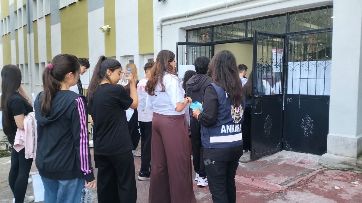 LGS Sınav Heyecanı Başladı