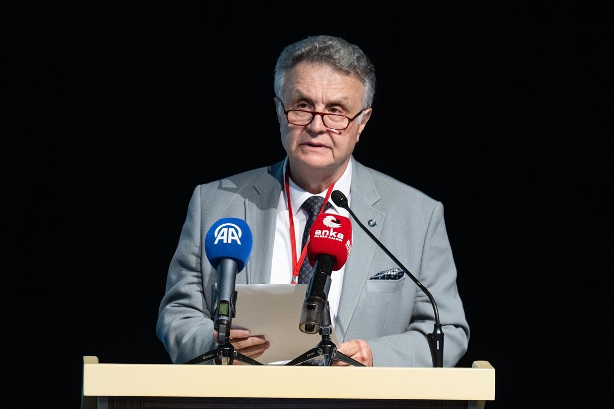 Erdal İnönü’ne 100. Yıl Sempozyumu