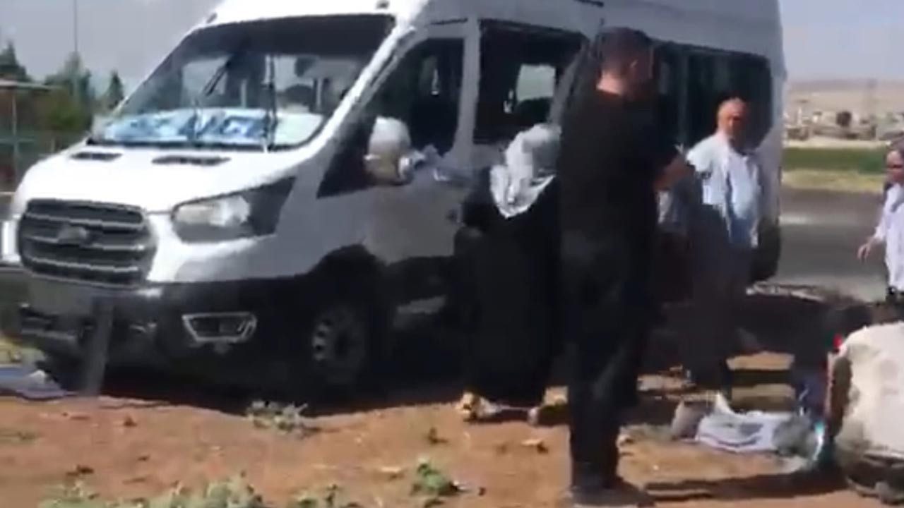 Batman’da Yolcu Minibüsü ile Para Yüklü Araç Kazaya Karıştı: 15 Yaralı
