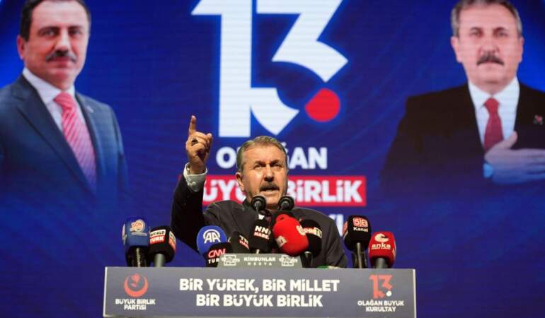 Büyük Birlik Partisi’nde Mustafa Destici yeniden genel başkan seçildi