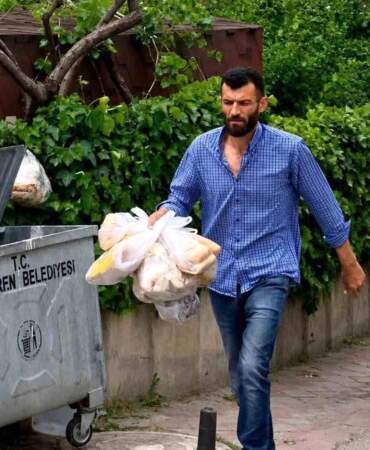Hurdacıdan Hayvanlara Ekmeği