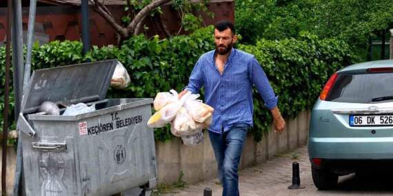 Hurdacıdan Hayvanlara Ekmeği
