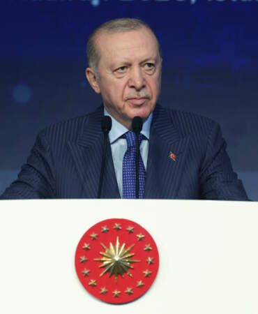 Cumhurbaşkanı Erdoğan 3 Şairi Andı