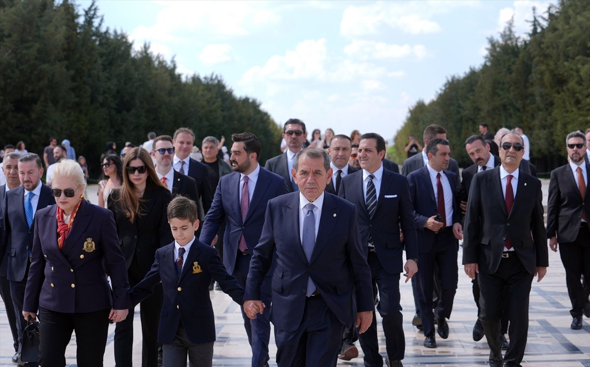 Galatasaray Heyeti Anıtkabir’i Ziyaret Etti