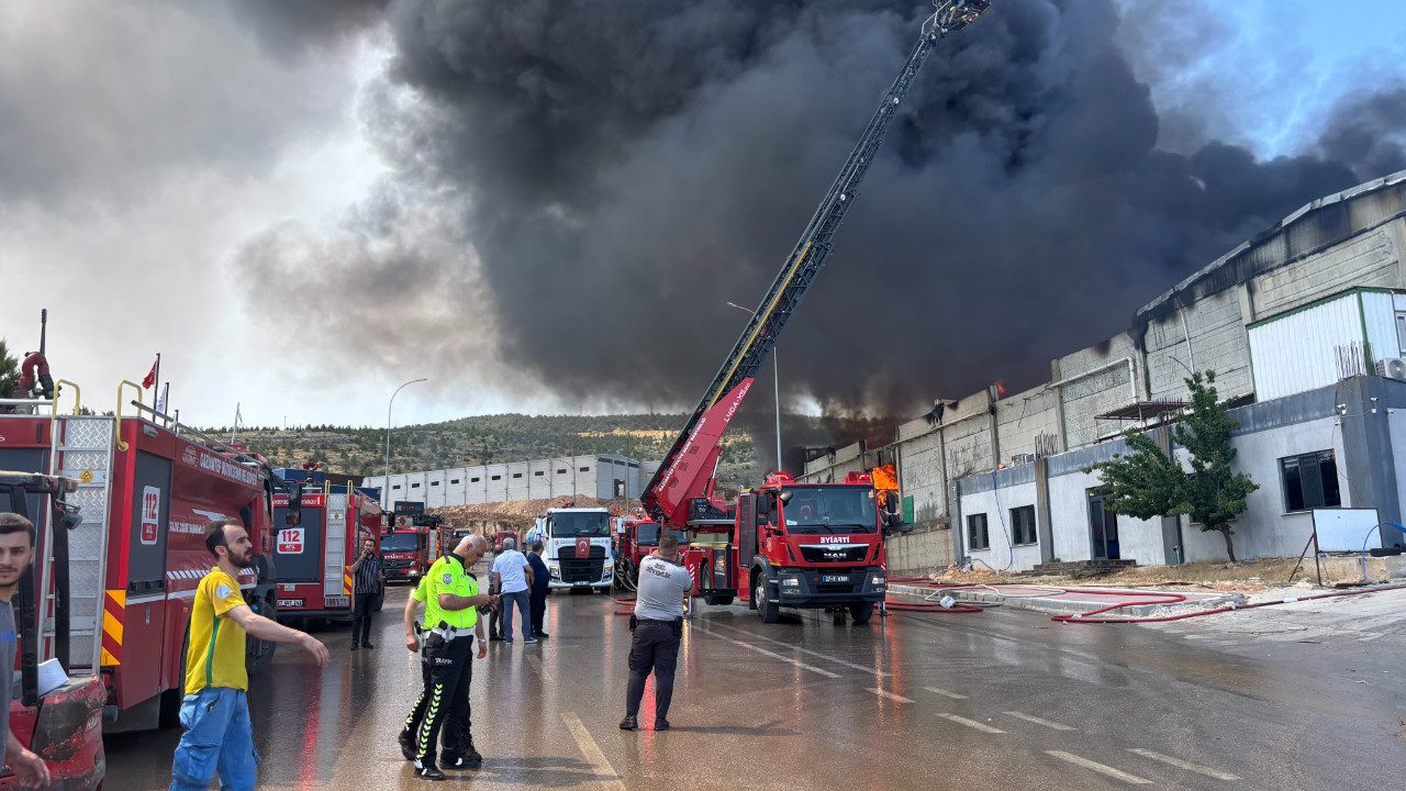 Gaziantep’te Tekstil Fabrikasında Yangın