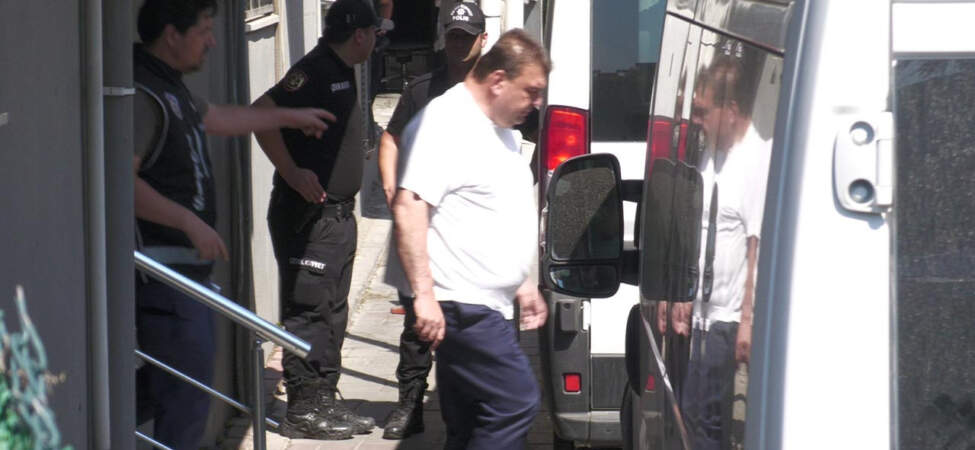 Gözaltına Alınan CHP’li Belediye Başkanı Hastaneye Sevk Edildi