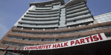 Meclis’te Yeni Grup Hazırlığı İddiası: ‘CHP’den 86 Milletvekili ve 74 İl Başkanı Bizim Partiye Katılıyor’