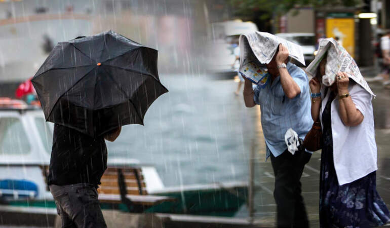 Hafta Sonu Planı Yapanlar Dikkat! Meteoroloji Alarm Verdi: Kuvvetli Yağış, Fırtına ve Toz Taşınımı Geliyor