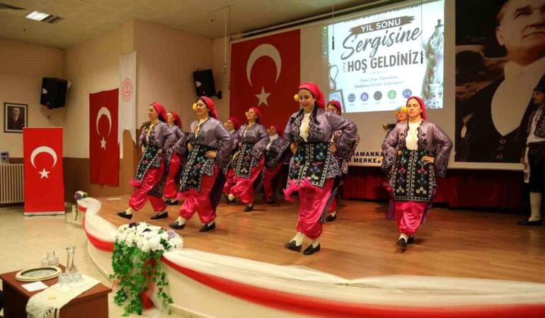 Hayat Boyu Öğrenme Haftası kapsamında yılsonu sergisi açıldı