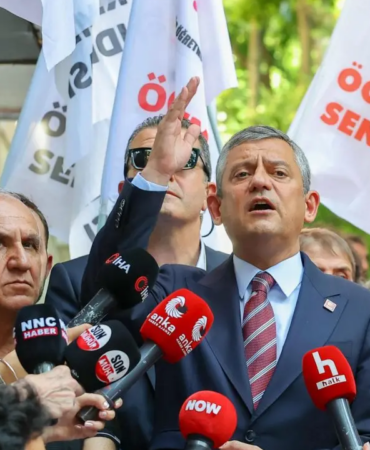 Özel’den Açlık Grevindeki Öğretmenlere Destek Ziyareti
